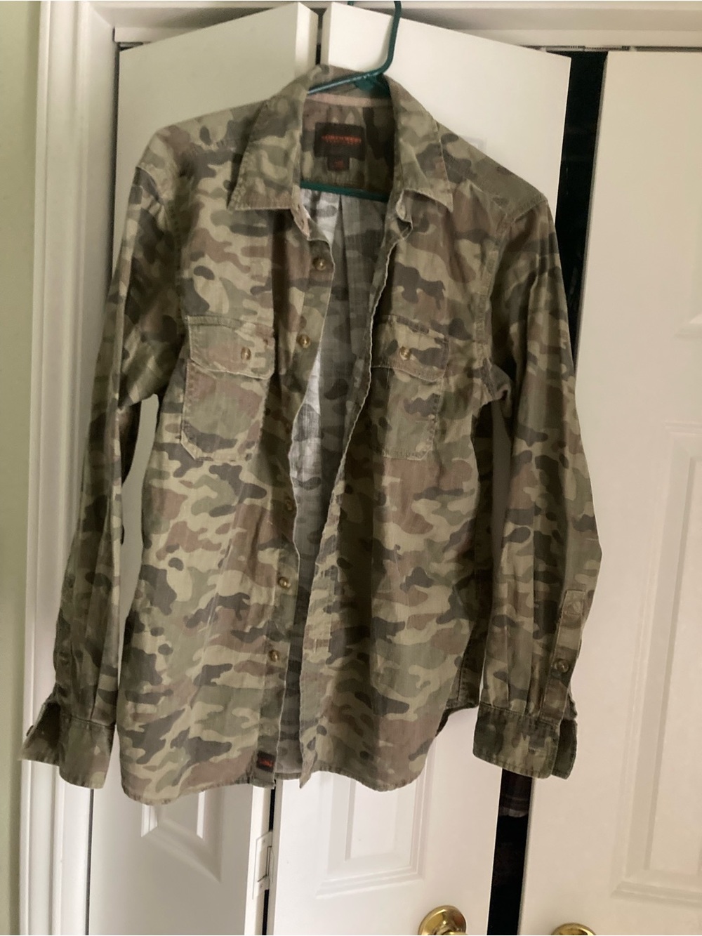 Northwest Men's Camo Button-Down Shirt in Olive and Tan
